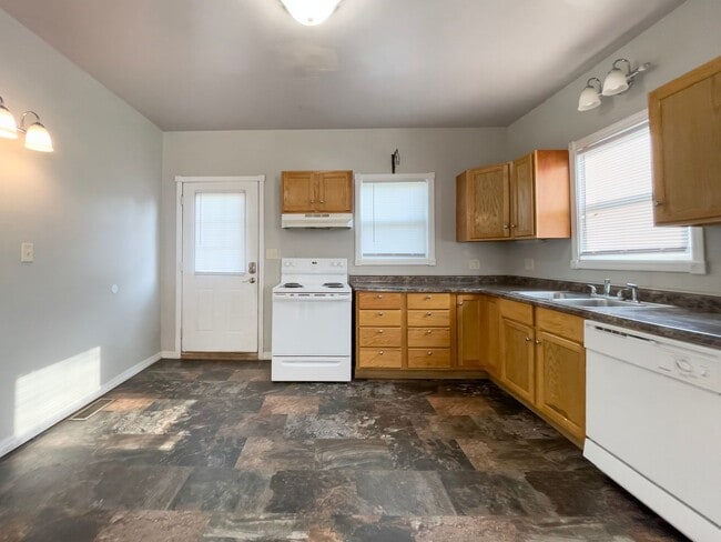 property at 1100 W Rex St