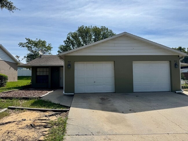 property at 810 Druid Pl