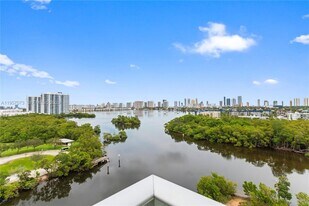 16385 Biscayne Blvd in Aventura, FL - Building Photo