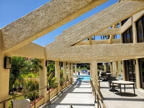 2247 Martinique Ln in Oxnard, CA - Building Photo - Building Photo