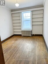 21 Castle Knock Rd in Toronto, ON - Building Photo - Building Photo