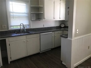 201 Myrtle St in Shelton, CT - Building Photo - Building Photo