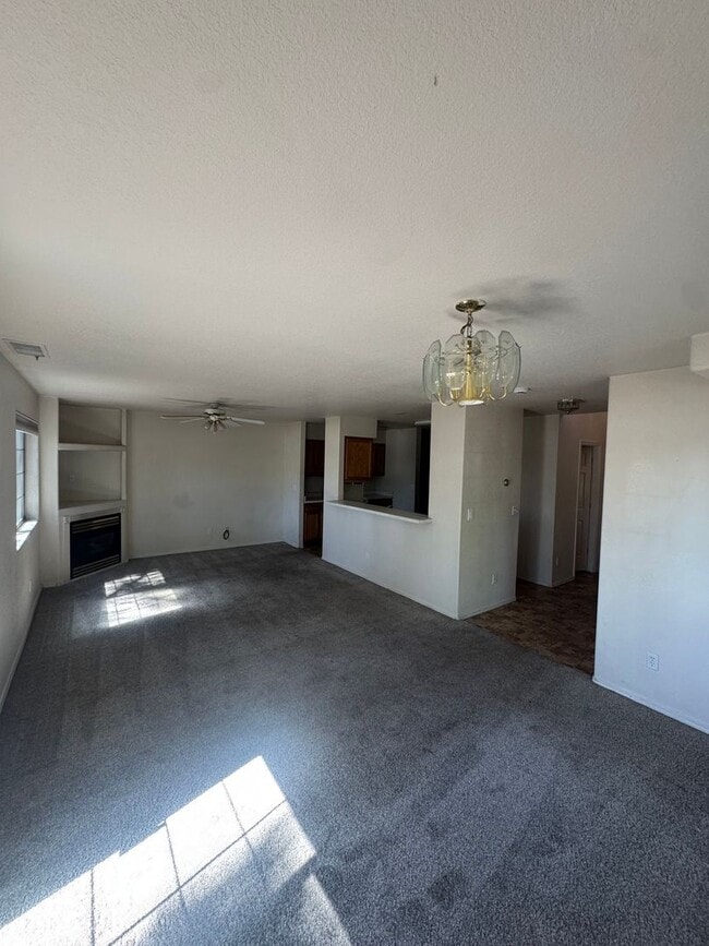 property at 5800 N Christmas Tree Ln