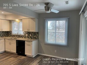705 S Lake Shore Dr in Lake Geneva, WI - Building Photo - Building Photo