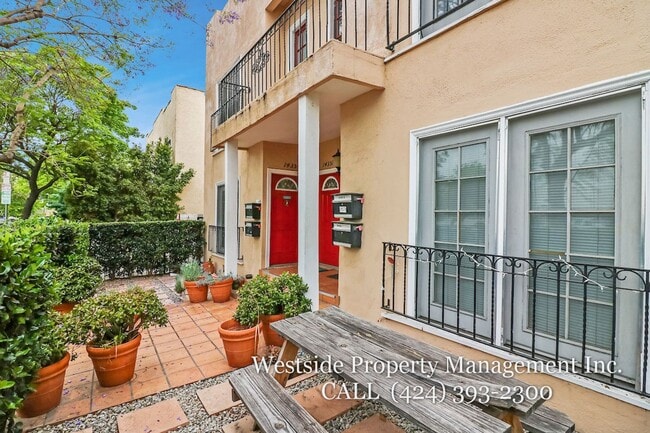1437 N Las Palmas Ave in Los Angeles, CA - Building Photo - Building Photo