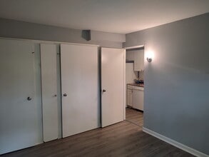 74 W Moler St, Unit E in Columbus, OH - Foto de edificio - Building Photo