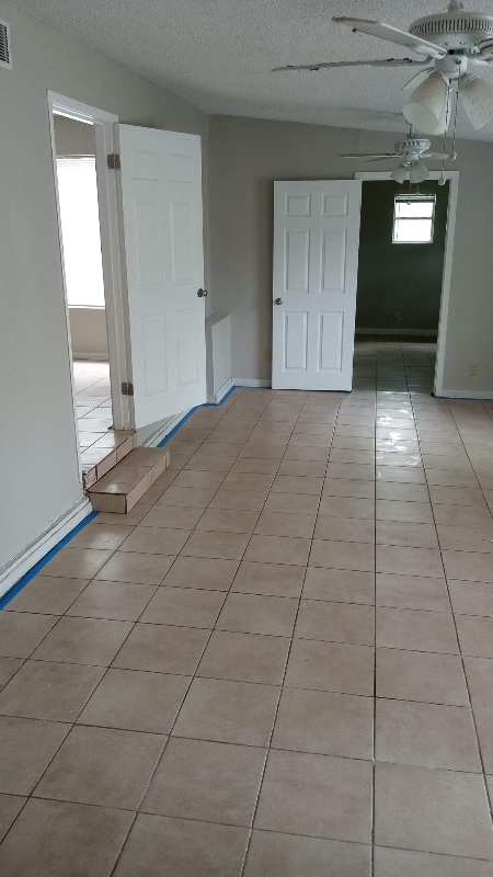 230 Schmeltzer Ln in San Antonio, TX - Building Photo - Building Photo