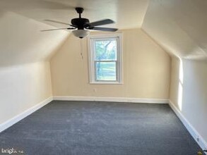 921 Woodland Ave in Sharon Hill, PA - Building Photo - Building Photo