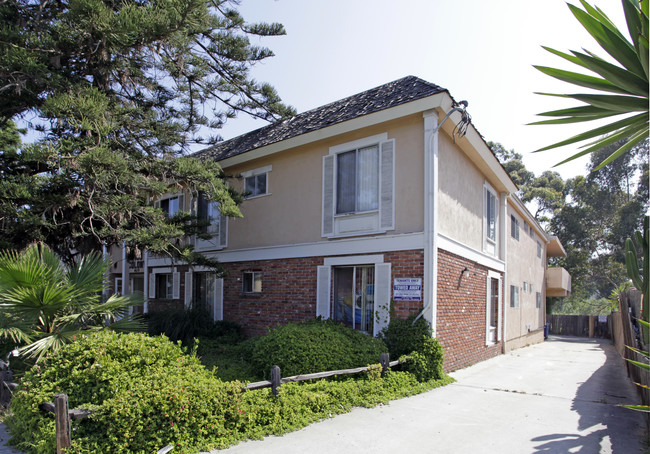 Pico Apartments in San Diego, CA - Foto de edificio - Building Photo