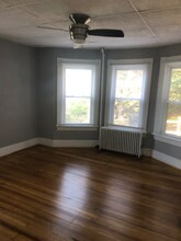 12 Arch St in Manchester, CT - Foto de edificio - Building Photo