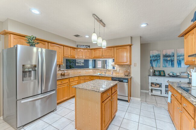 13417 Bunker Hill Dr in Willis, TX - Building Photo - Building Photo