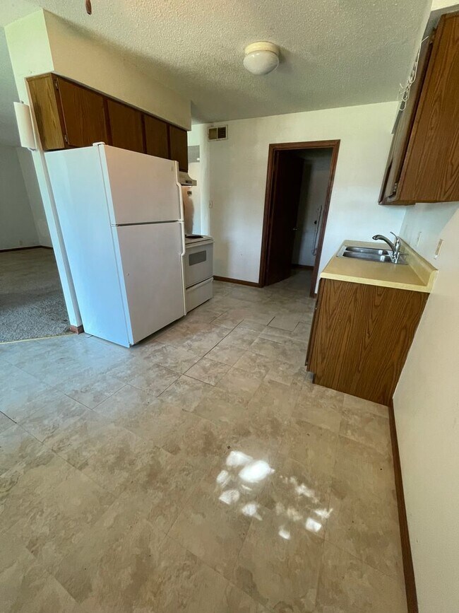 property at 106 W Southampton Dr