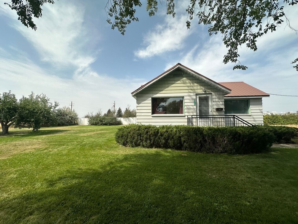 5084 ID-33 in Rexburg, ID - Building Photo