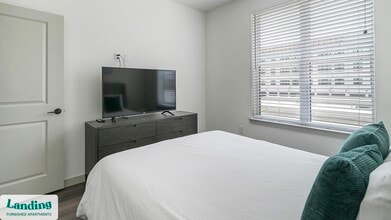 91 Jensen Dr in Houston, TX - Building Photo - Building Photo