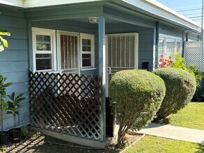 1312 N Kenwood St, Unit 1312 N Kenwood St in Burbank, CA - Building Photo - Building Photo