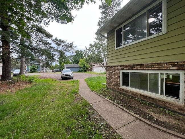 property at 2306 N 6th St