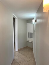 7200 T C Jester Blvd in Houston, TX - Building Photo - Building Photo