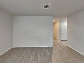 3238 Kornberg Dr in Converse, TX - Building Photo - Building Photo