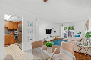 Windsor Forest in Pompano Beach, FL - Building Photo