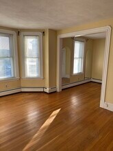 114 Byron St in Boston, MA - Building Photo - Building Photo