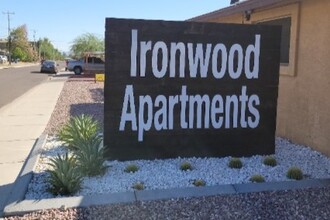 Ironwood Apartments in Phoenix, AZ - Building Photo - Building Photo