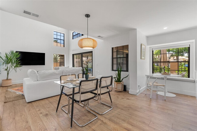 376 Prestwick Cir in Palm Beach Gardens, FL - Building Photo - Building Photo