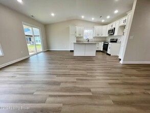 6927 Nicolas Farms Ct in Louisville, KY - Building Photo - Building Photo