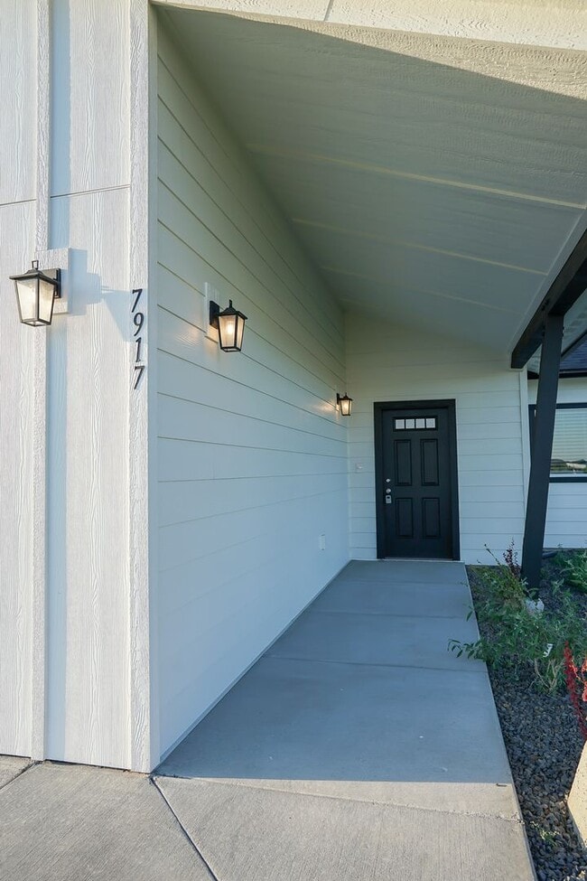 7917 N Mocha Lp in Coeur d'Alene, ID - Building Photo - Building Photo