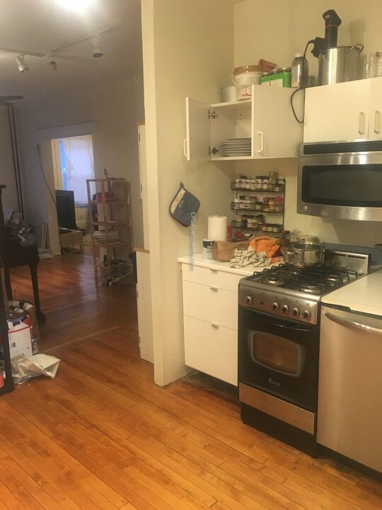 231 Harvard St, Unit 1A in Cambridge, MA - Building Photo