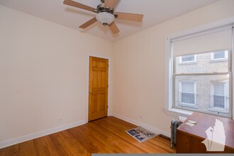 1946 W Leland Ave, Unit 1946-2 in Chicago, IL - Building Photo - Building Photo
