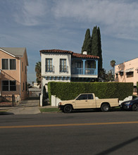 1405 N Hobart Blvd in Los Angeles, CA - Building Photo - Building Photo