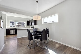 24 Marquis Link SE in Calgary, AB - Building Photo - Building Photo