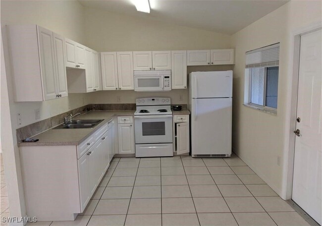 2806-2804 Hawalaska St in Lehigh Acres, FL - Building Photo - Building Photo