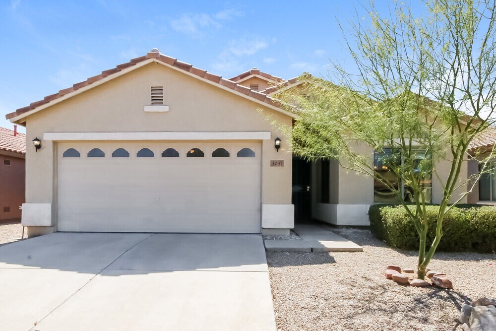 3237 W Tanner Ranch Rd in Queen Creek, AZ - Building Photo