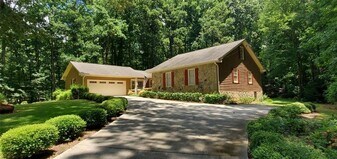 4396 Alpine Ct in Snellville, GA - Building Photo
