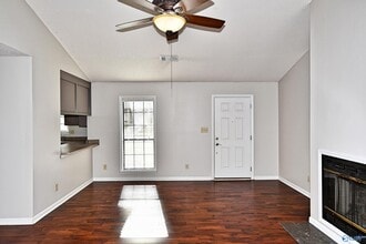721 Mathis Dr SE in Huntsville, AL - Foto de edificio - Building Photo
