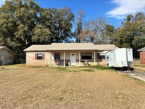 1852 Hopkins Dr in Tallahassee, FL - Building Photo - Building Photo