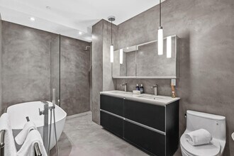 324 W 108th St-Unit -ID1013729P in New York, NY - Foto de edificio - Building Photo