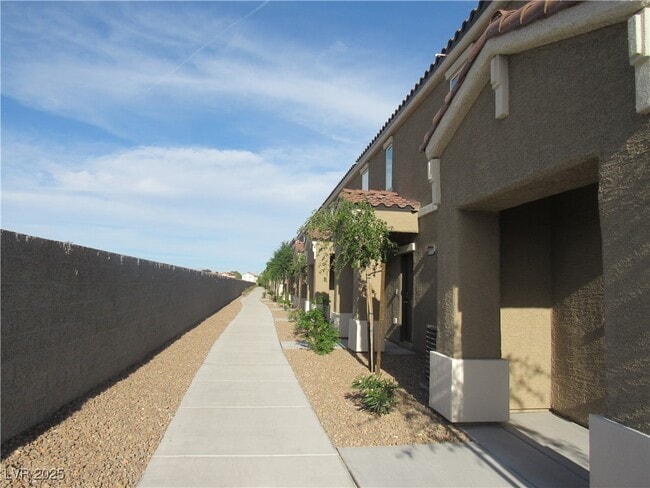 5118 Steep Cliffs Ave in Las Vegas, NV - Building Photo - Building Photo