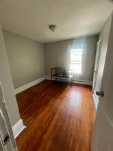 18 Woodruff Ct, Unit floor 23 in New Britain, CT - Building Photo - Building Photo