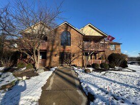 8611 Scenicview Dr in Broadview Heights, OH - Building Photo