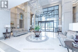 9255 Jane St in Vaughan, ON - Building Photo - Building Photo