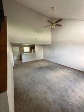 106 S Woods Ct in Ashland, MO - Building Photo - Building Photo