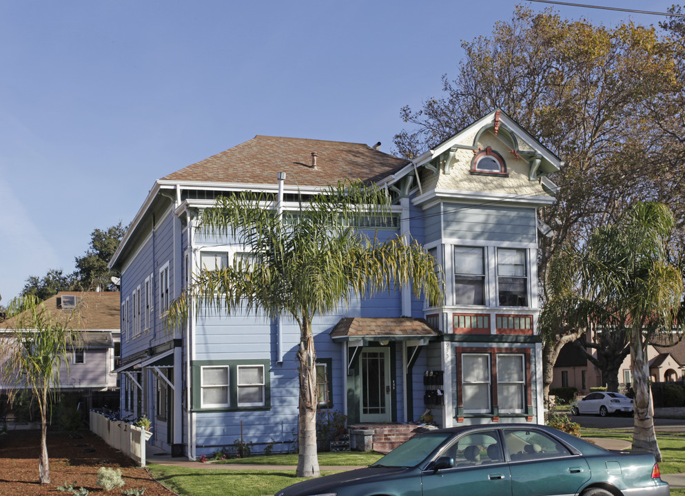 Santa Clara Apartments in Alameda, CA - Foto de edificio