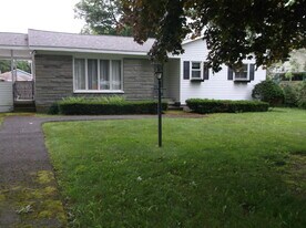 8843 Karlen Rd in Rome, NY - Building Photo
