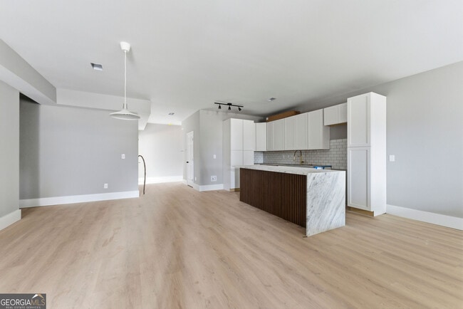 property at 1409 Northwest Dr NW