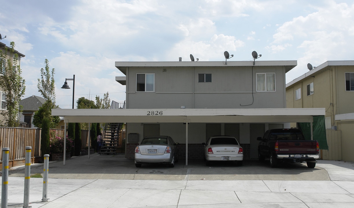 2826 10th St in San Pablo, CA - Foto de edificio