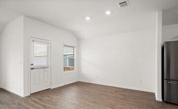 460 Jack Ryan in Kyle, TX - Building Photo - Building Photo
