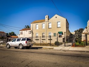 1733 Seminary Ave in Oakland, CA - Building Photo - Building Photo