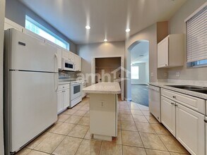 9103 Crystal Commons Way in Tampa, FL - Building Photo - Building Photo